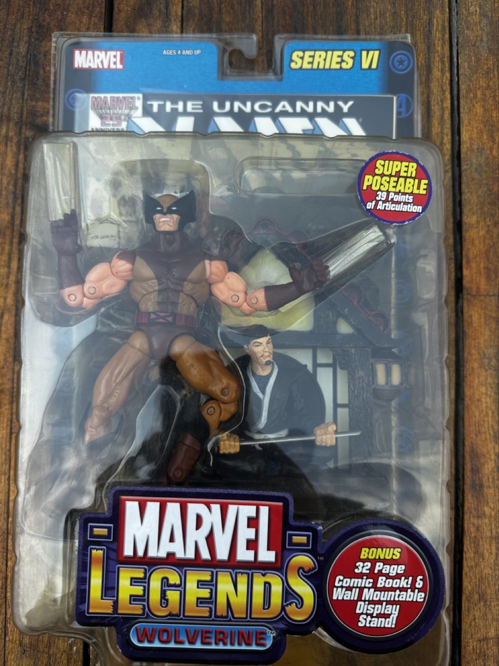 Wolverine - Toybiz (Marvel Legends) action figure collectible [Barcode 086892711064] - Main Image 3