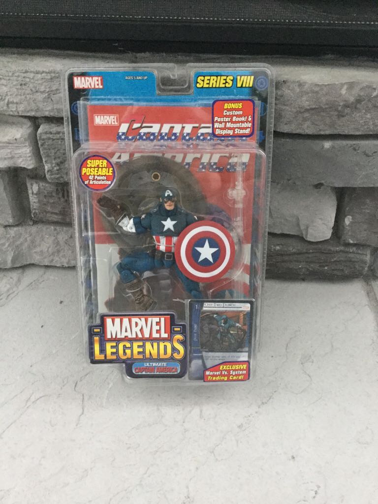 Toybiz Marvel Legends Series VIII - Ultimate Captain America  - Toybiz (Marvel Legends) action figure collectible [Barcode 086892711262] - Main Image 2
