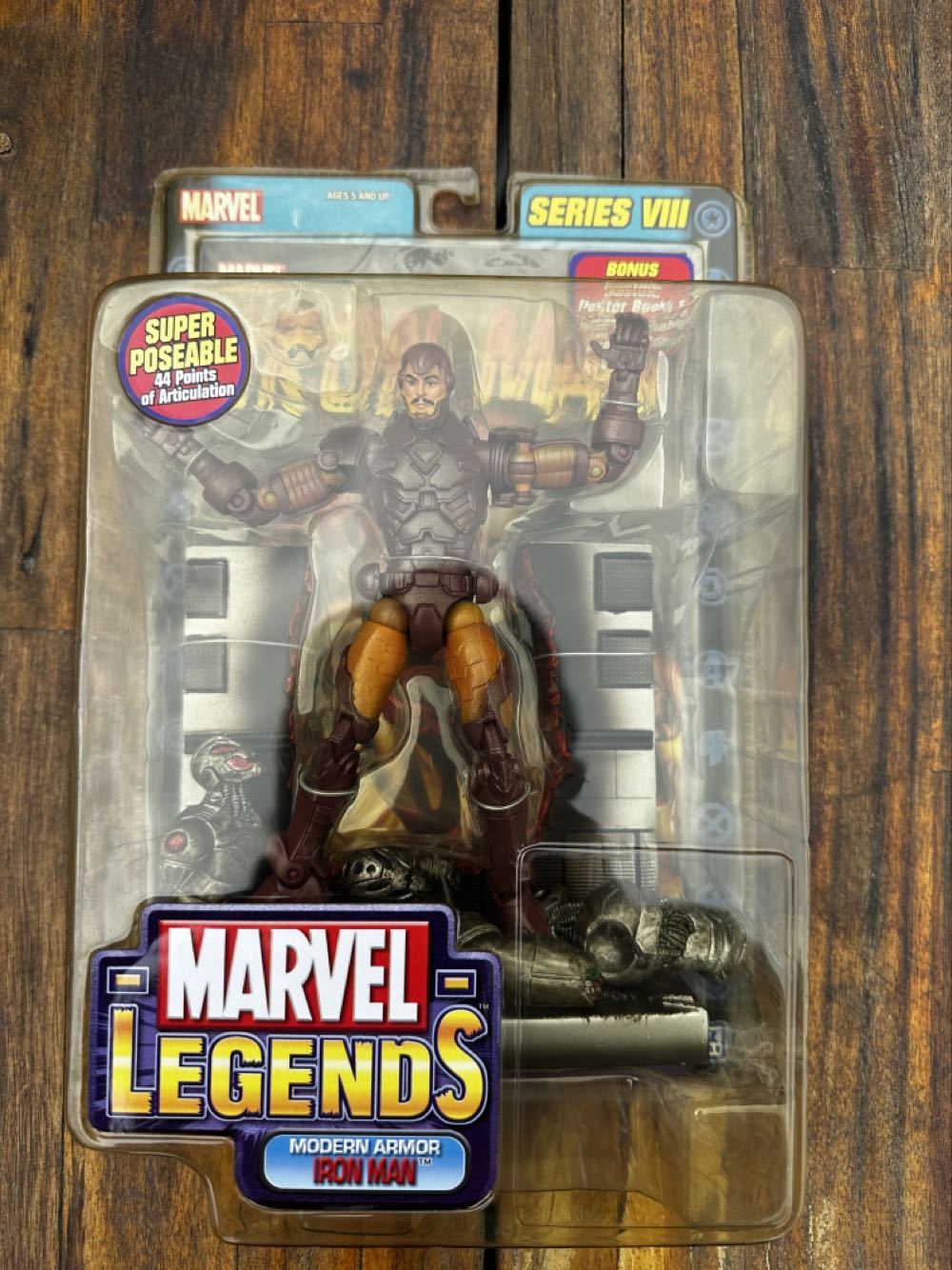 Iron Man (Mark 21) - Toy Biz (Marvel Legends) action figure collectible [Barcode 086892711279] - Main Image 3