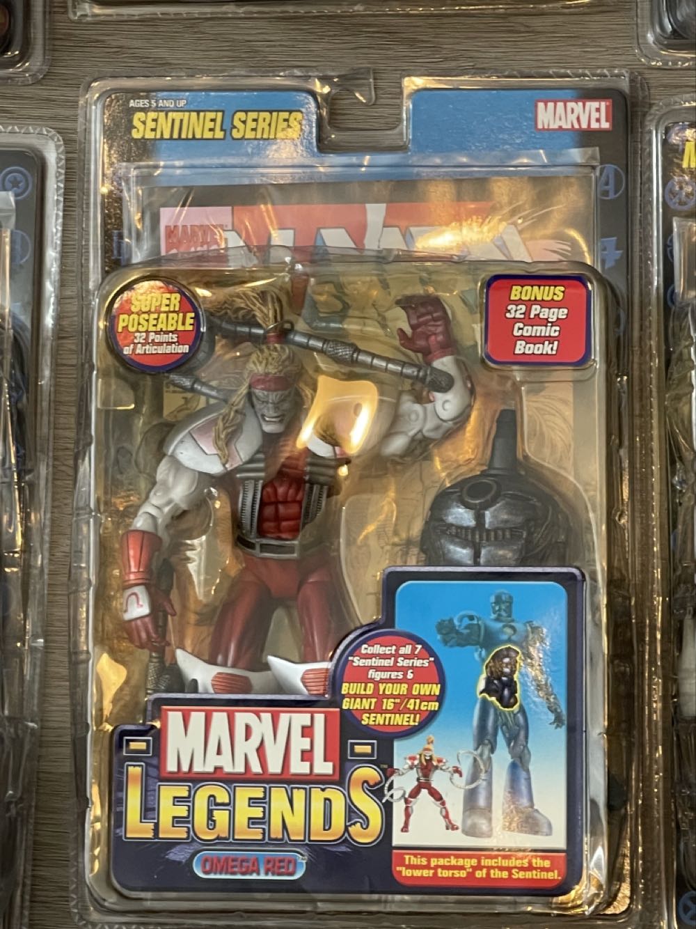 Omega Red - ToyBiz - Marvel Legends (ToyBiz Marvel Legends) action figure collectible [Barcode 086892711521] - Main Image 3