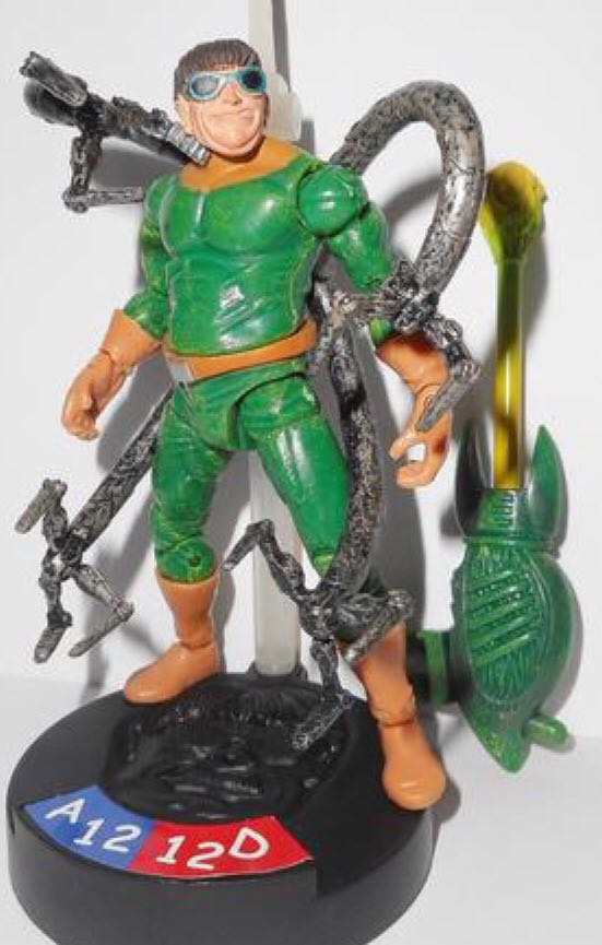 Doc Ock - Toy Biz (Super Hero Showdown) action figure collectible [Barcode 086892728024] - Main Image 2