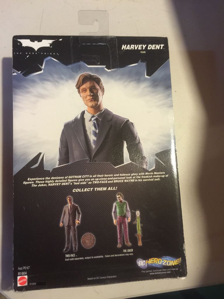 Harvey Dent With Sacred Coin - Mattel (Batman) action figure collectible [Barcode 027084802719] - Main Image 2