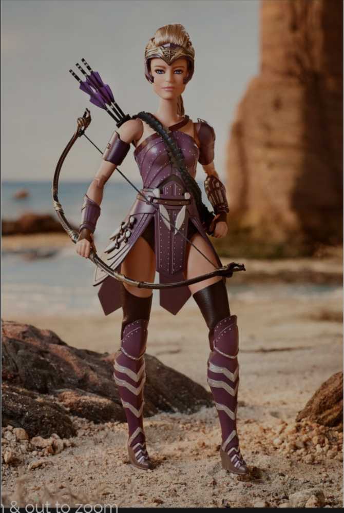 Wonder Woman Movie Barbie Collector Black Label Antiope - DC Mattel (The Wonder Woman Movie) action figure collectible [Barcode 0887961379969] - Main Image 3