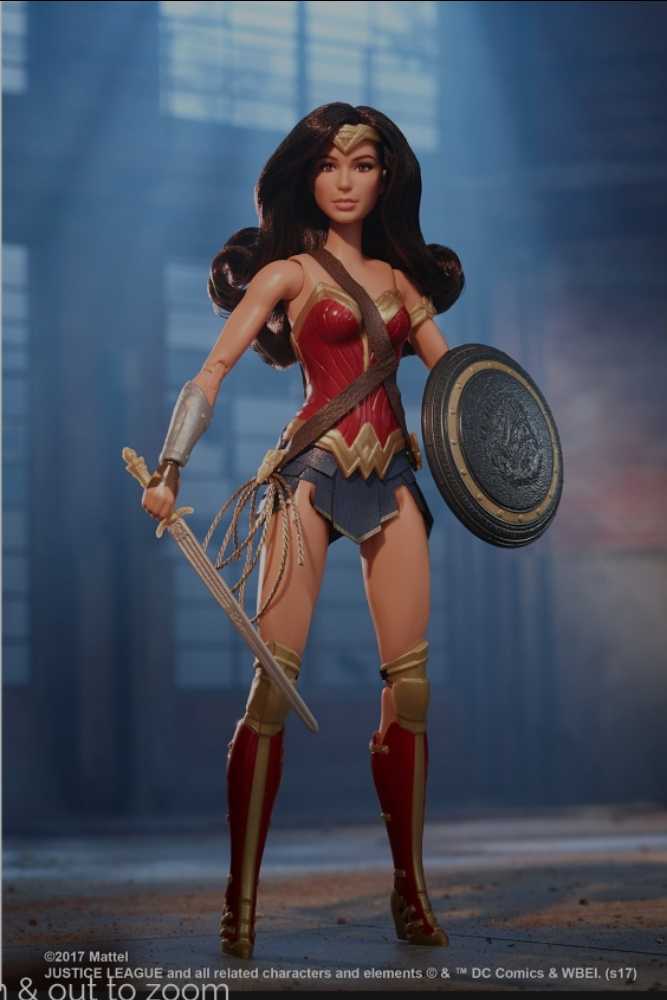 Justice League Movie Barbie Signature Series DC Wonder Woman - DC Mattel (Justice League Movie) action figure collectible [Barcode 0887961424959] - Main Image 3