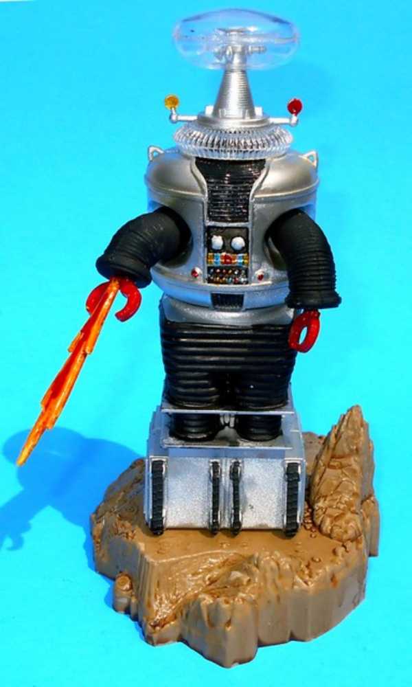 Polar Lights The Robot From Lost In Space  - Polar Lights (Lost In Space The Classic Series) action figure collectible [Barcode 090733050304] - Main Image 2