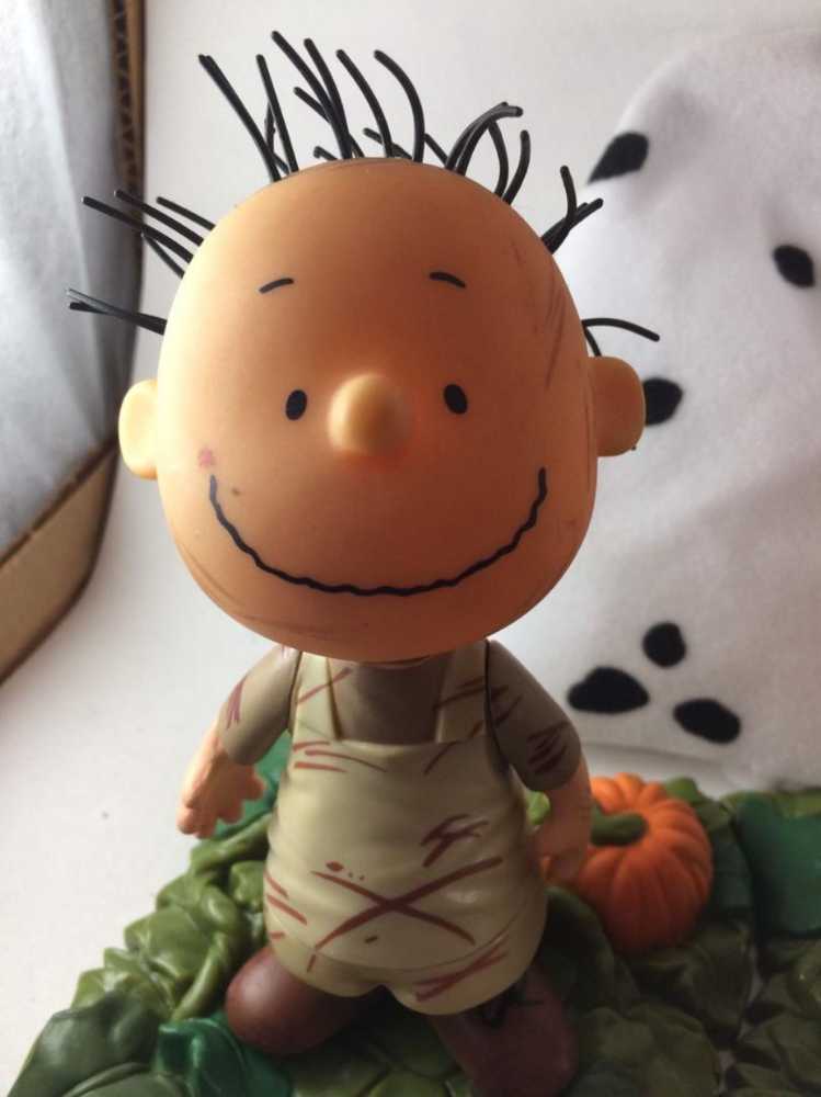 Pig Pen - Playing Mantis Inc. (Peanuts: It’s The Great Pumpkin, Charlie Brown!) action figure collectible [Barcode 090733077585] - Main Image 2