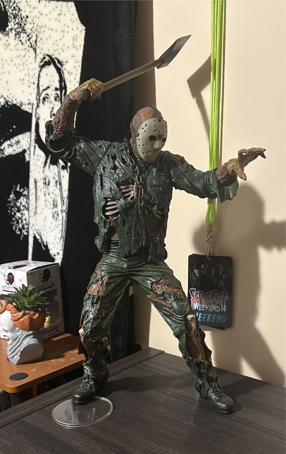 Friday The 13th- Jason Voorhees 18” - Neca (Friday The 13th) action figure collectible [Barcode 344823970080] - Main Image 3