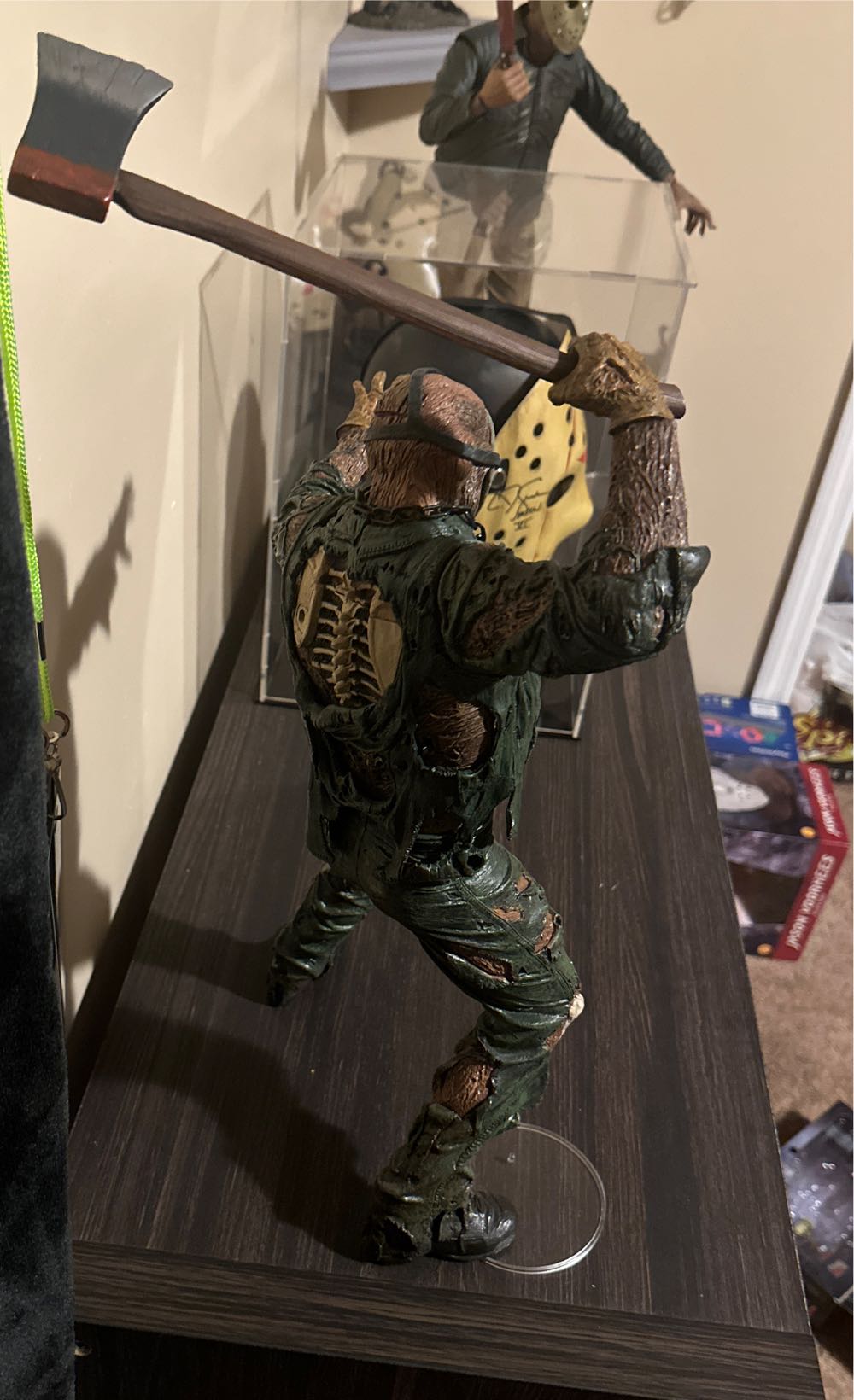 Friday The 13th- Jason Voorhees 18” - Neca (Friday The 13th) action figure collectible [Barcode 344823970080] - Main Image 4