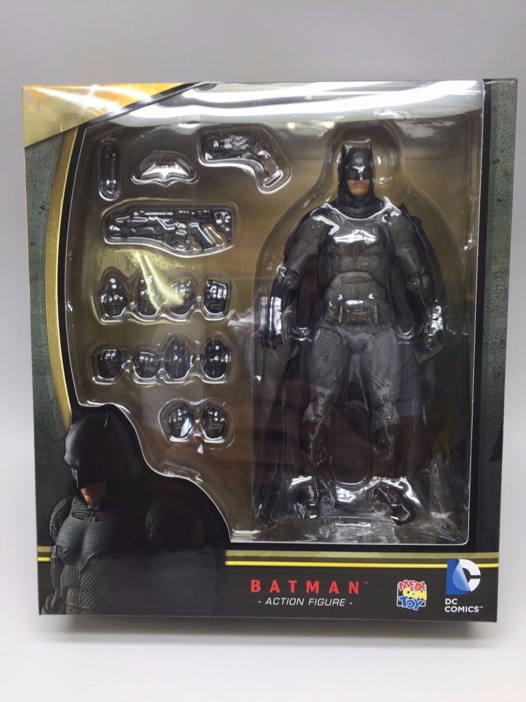 Batman v Superman: Dawn of Justice - Batman - MEDICOM TOY (MAFEX Series) action figure collectible [Barcode 4530956470177] - Main Image 2