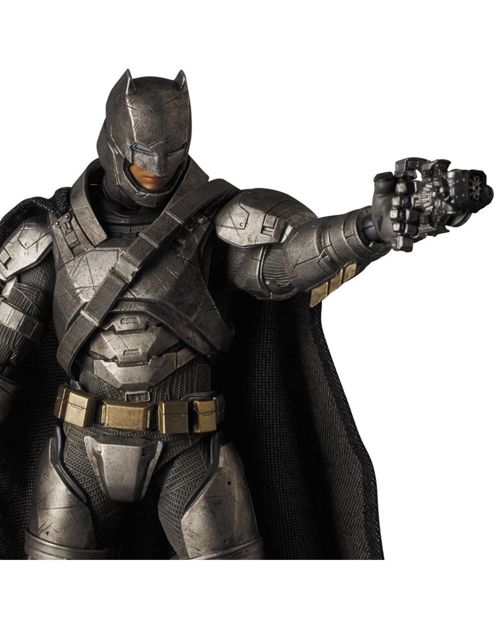 Armored Batman (BVS) - Medicom Toys / Mafex (BVS: Dawn of Justice) action figure collectible [Barcode 4530956470238] - Main Image 4