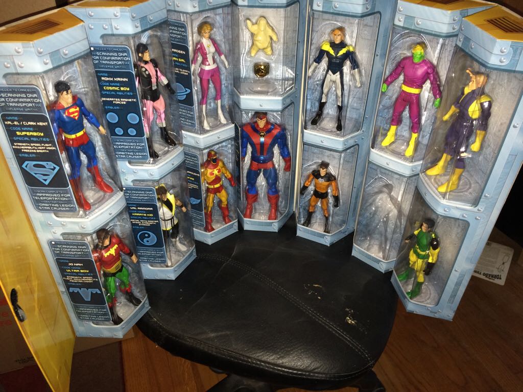 Legion Of Super-Heroes Box Set - Mattel (DC Universe Classics) (DC Universe Classics) action figure collectible [Barcode 027084918632] - Main Image 2