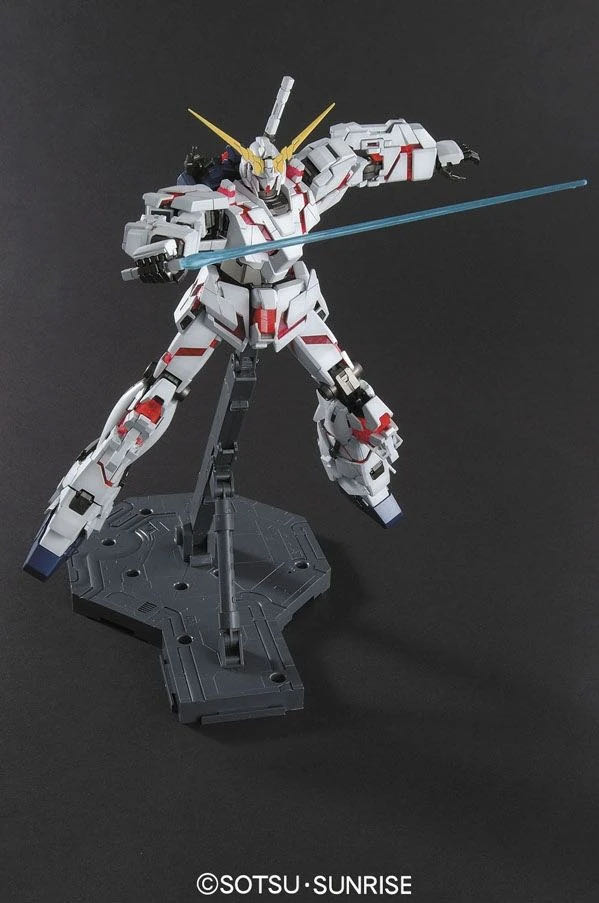 Bandai MG RX-0 Unicorn Gundam (OVA Ver.) - Bandai Namco Toys and Collectibles (Mobile Suit Gundam Unicorn) action figure collectible [Barcode 4543112620538] - Main Image 3