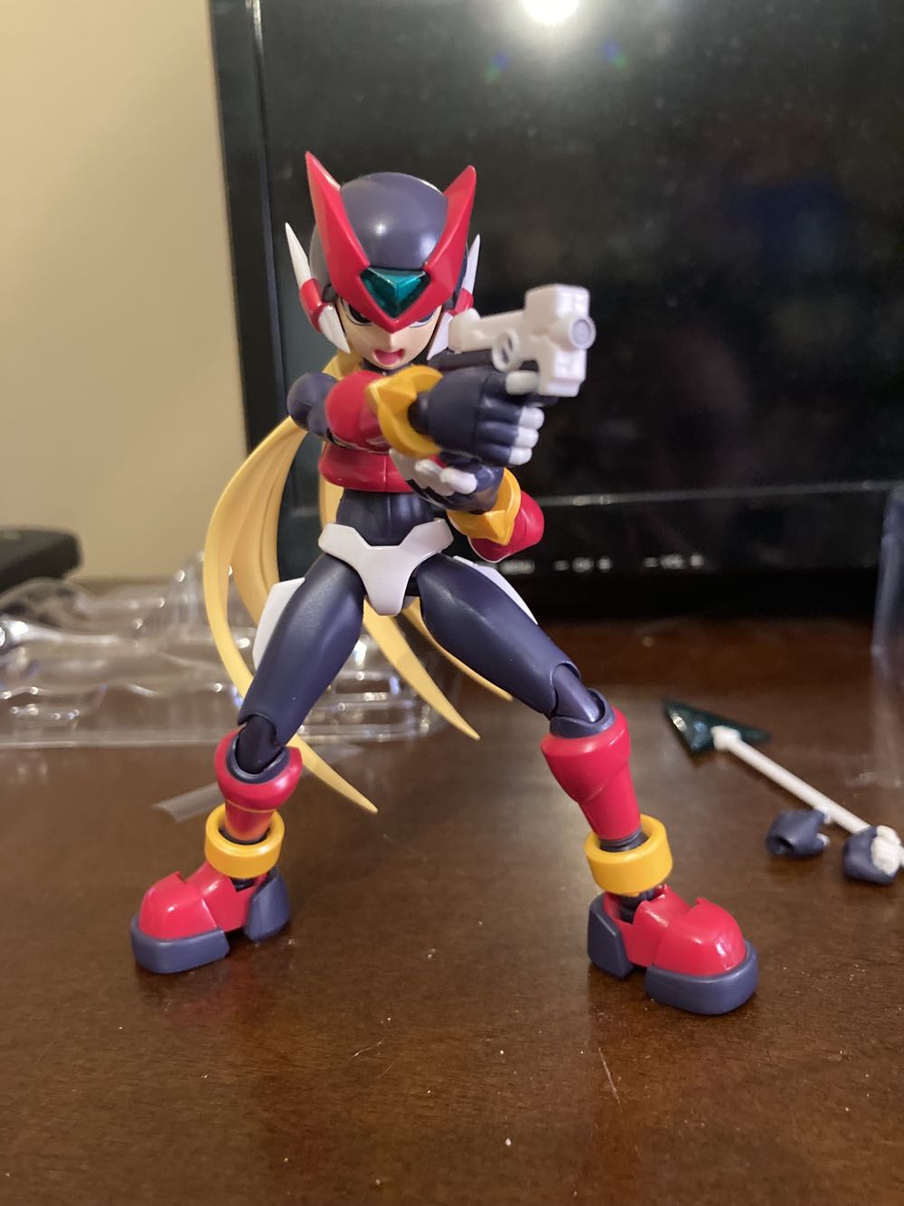 Zero - S.H.Figuarts - Bandai (Mega Man Zero) action figure collectible [Barcode 4543112913579] - Main Image 3