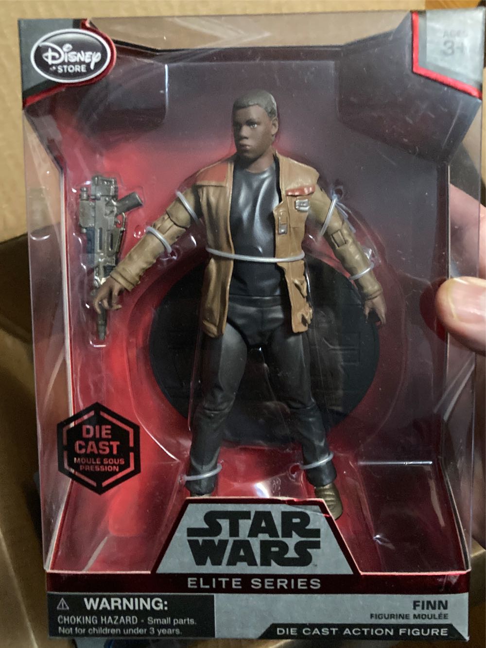 Finn - Disney Store (Star Wars Elite Series) action figure collectible [Barcode 461722712624] - Main Image 3