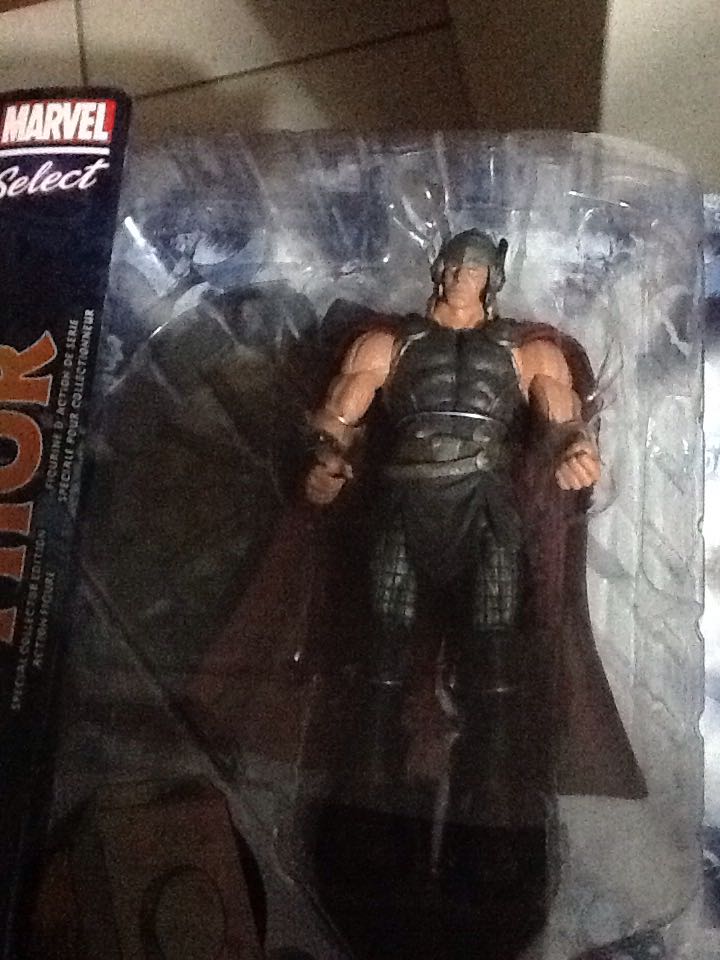 Marbel Select The Mighty Thor - Diamond Select Toys (Marvel Select Disney) action figure collectible [Barcode 461729904909] - Main Image 2