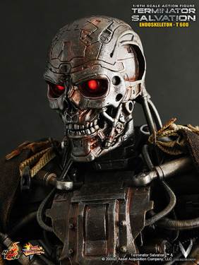Terminator Salvation Endoskeleton T-700 - Hot Toys (Movie Masterpiece) action figure collectible [Barcode 4897011172514] - Main Image 2