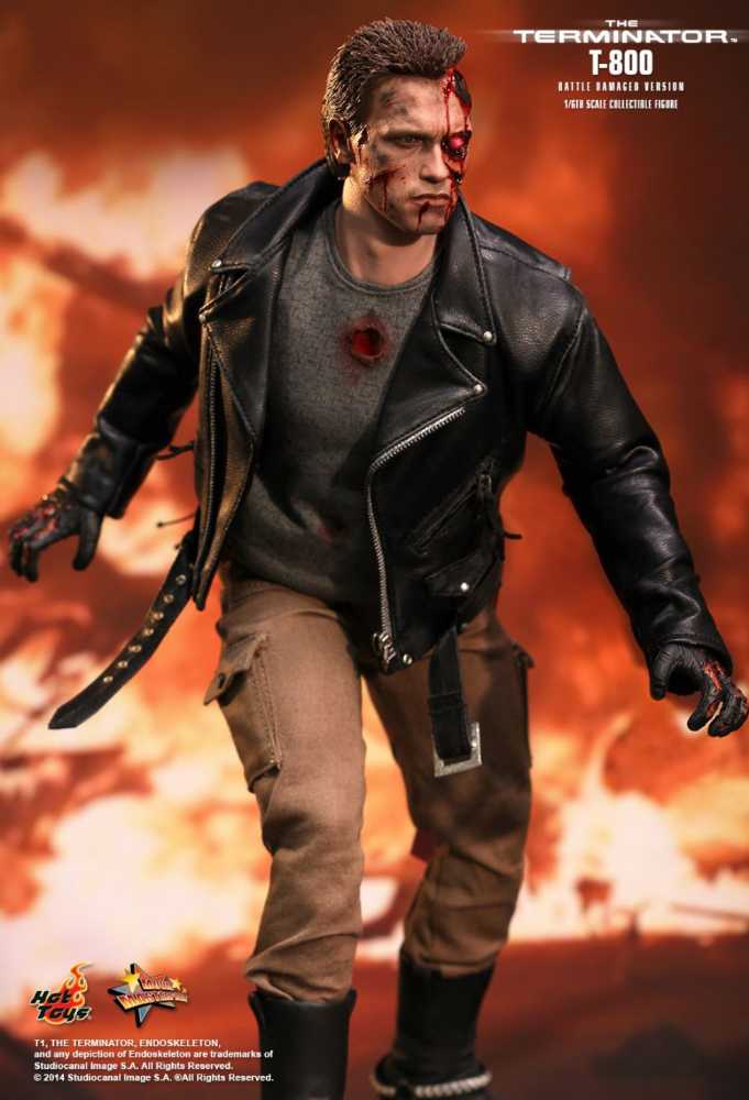 T-800  (Battle Damaged Version) - Hot Toys (The Terminator) action figure collectible [Barcode 4897011175775] - Main Image 3