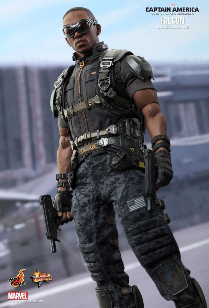 Hot Toys Marvel Captain America Winter Soldier Falcon  - Hot Toys (Captain America The Winter Soilder) action figure collectible [Barcode 4897011175942] - Main Image 2