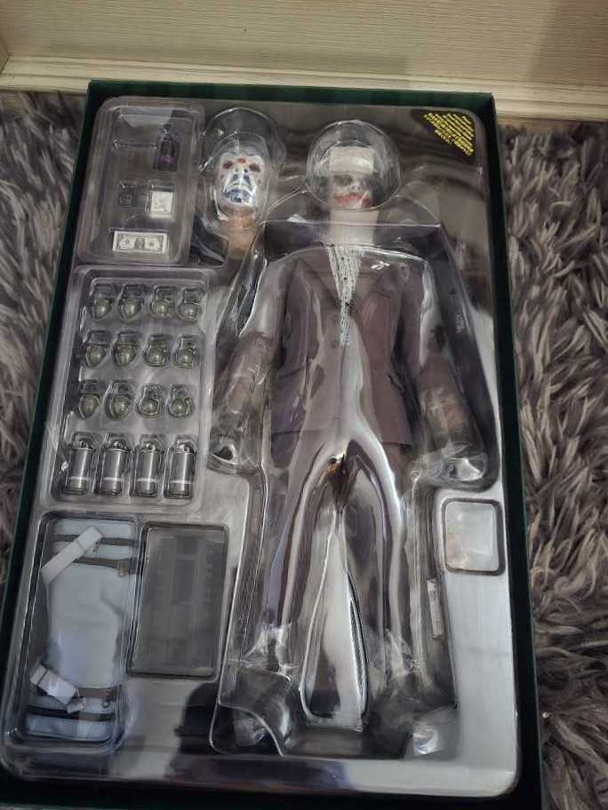 Hot Toys DC The Dark Knight Batman The Joker Bank Robber Ver 2.0  - Hot Toys (Movie Masterpiece Series) action figure collectible [Barcode 4897011175980] - Main Image 4
