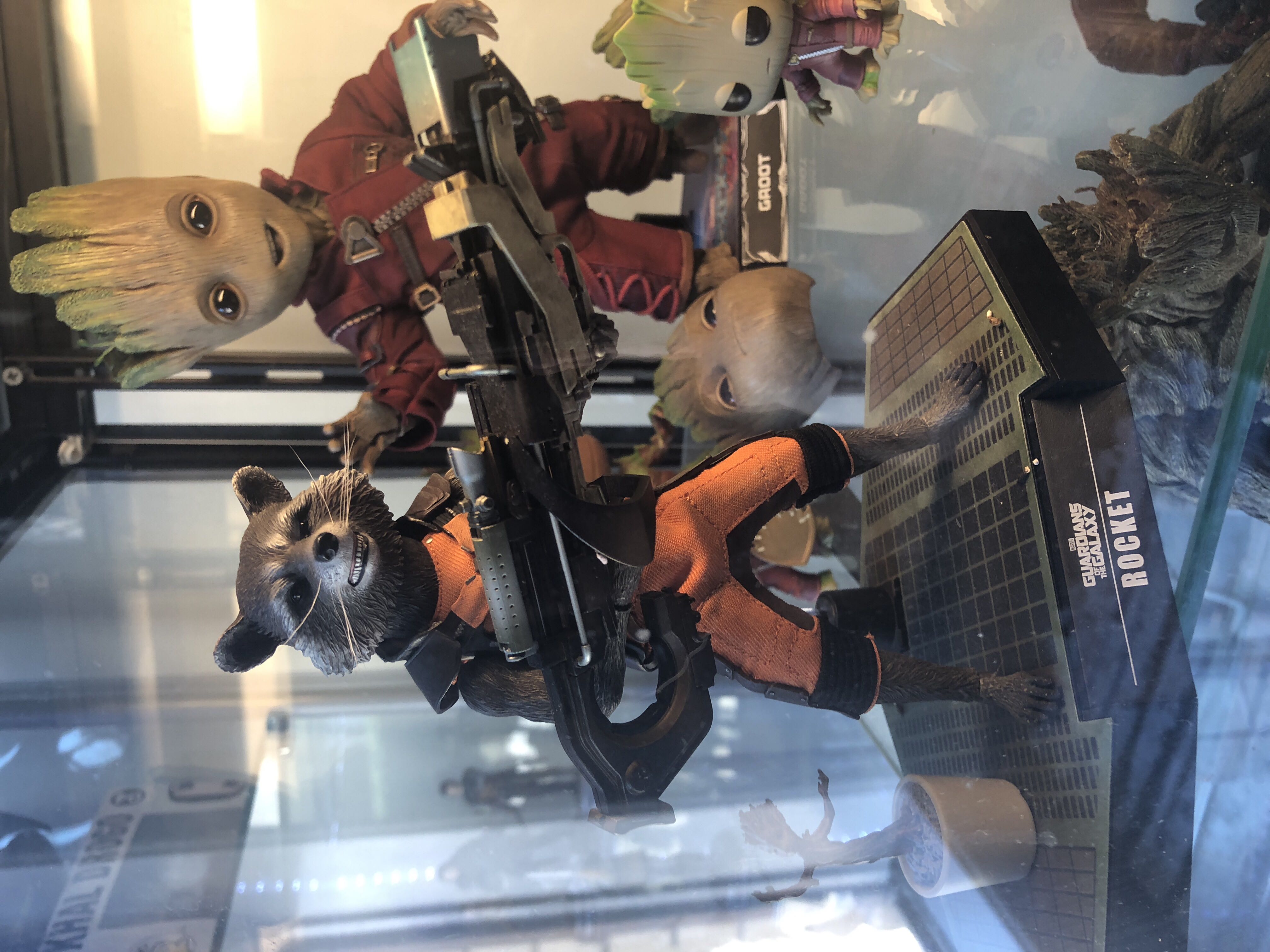 Rocket & Groot  - Hot Toys (Guardians Of The Galaxy) action figure collectible [Barcode 4897011176079] - Main Image 4