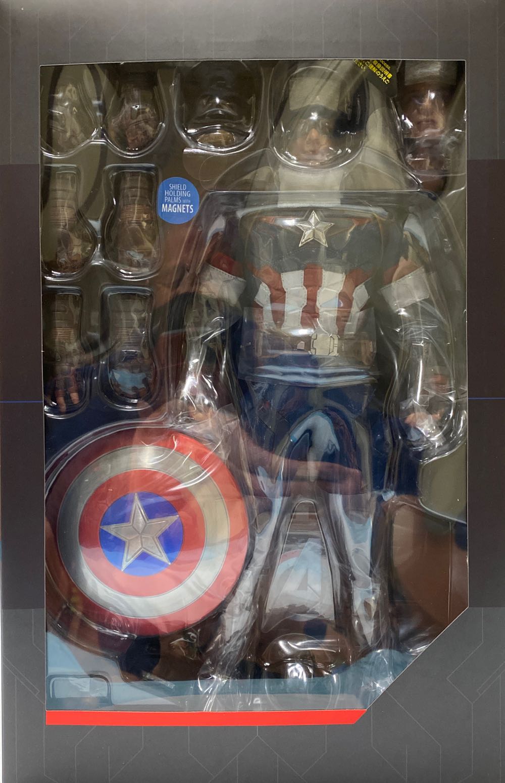 Captain America  - Hot Toys (Avengers Age Of Ultron) action figure collectible [Barcode 4897011176406] - Main Image 3