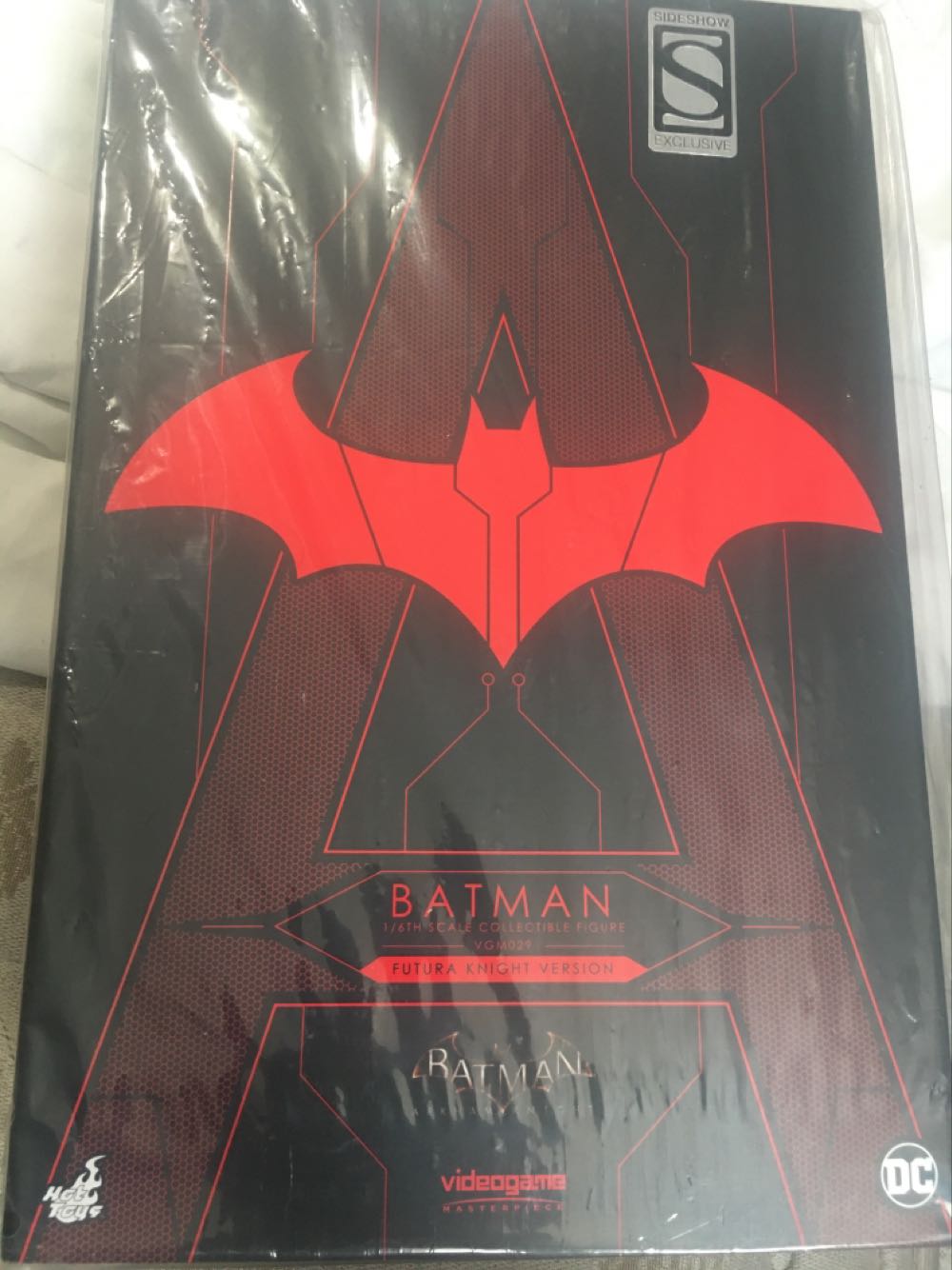 Batman, Futura Knight (VGM26) - Hot Toys (Batman: Arkham Knight) action figure collectible [Barcode 4897011184449] - Main Image 4