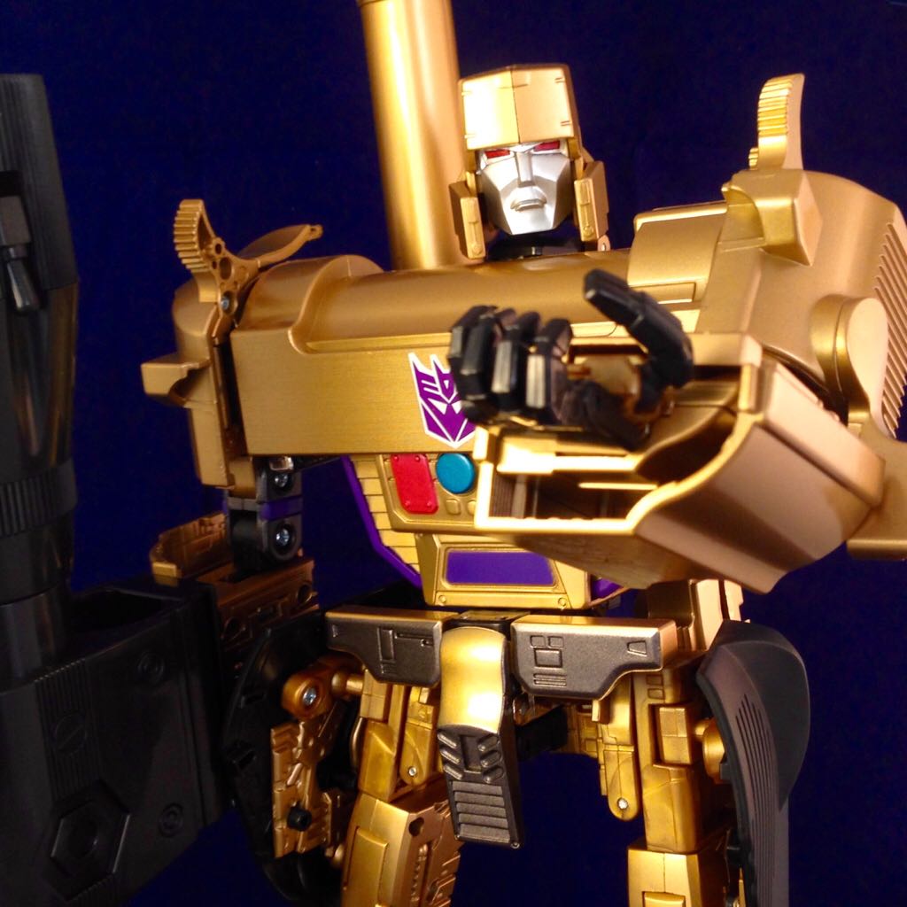 megatron mp-5g ( gold) masterpiece transformer - Takara Tomy (Masterpiece Large Scale) action figure collectible [Barcode 4904810815891] - Main Image 2