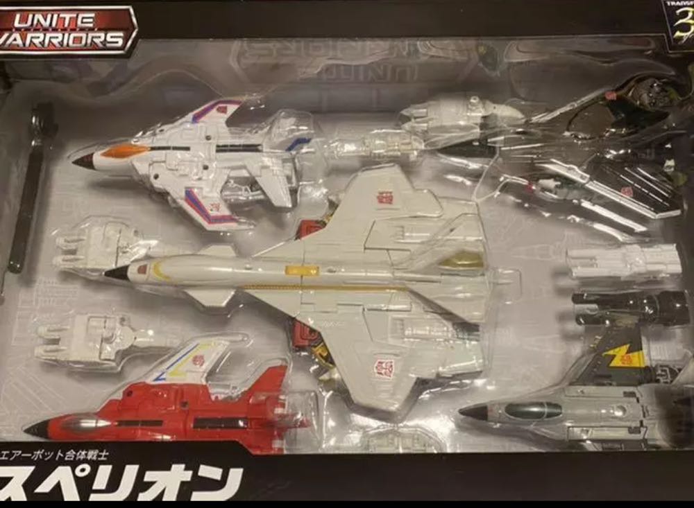 Superion Transformers Combiner Wars - Takara Tomy (Transformers Combiner Wars) action figure collectible [Barcode 4904810831686] - Main Image 4