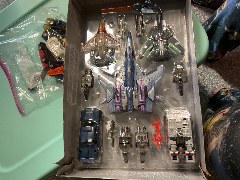 Transformers Combiner Wars Unite Warriors Grand Galvatron - Takara Tomy (Transformers Combiner Wars) action figure collectible [Barcode 4904810864769] - Main Image 4