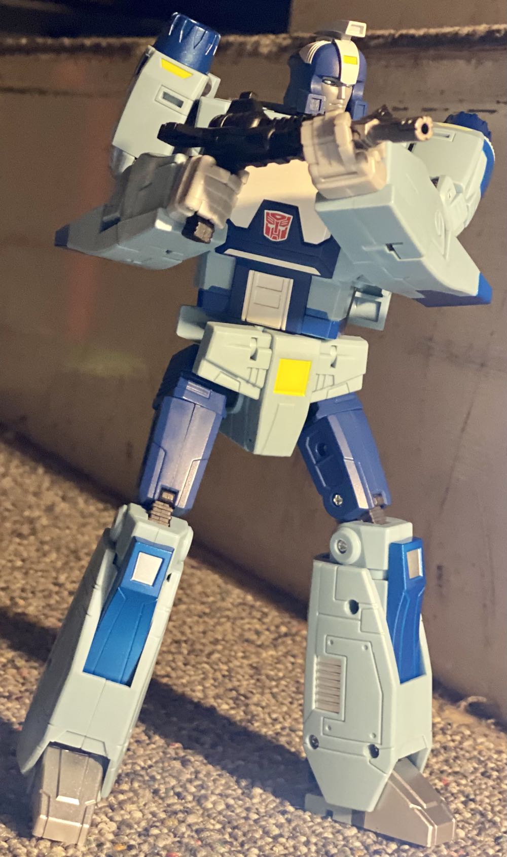 Blurr - Takara Tomy (Transformers Legends) action figure collectible [Barcode 4904810868507] - Main Image 3