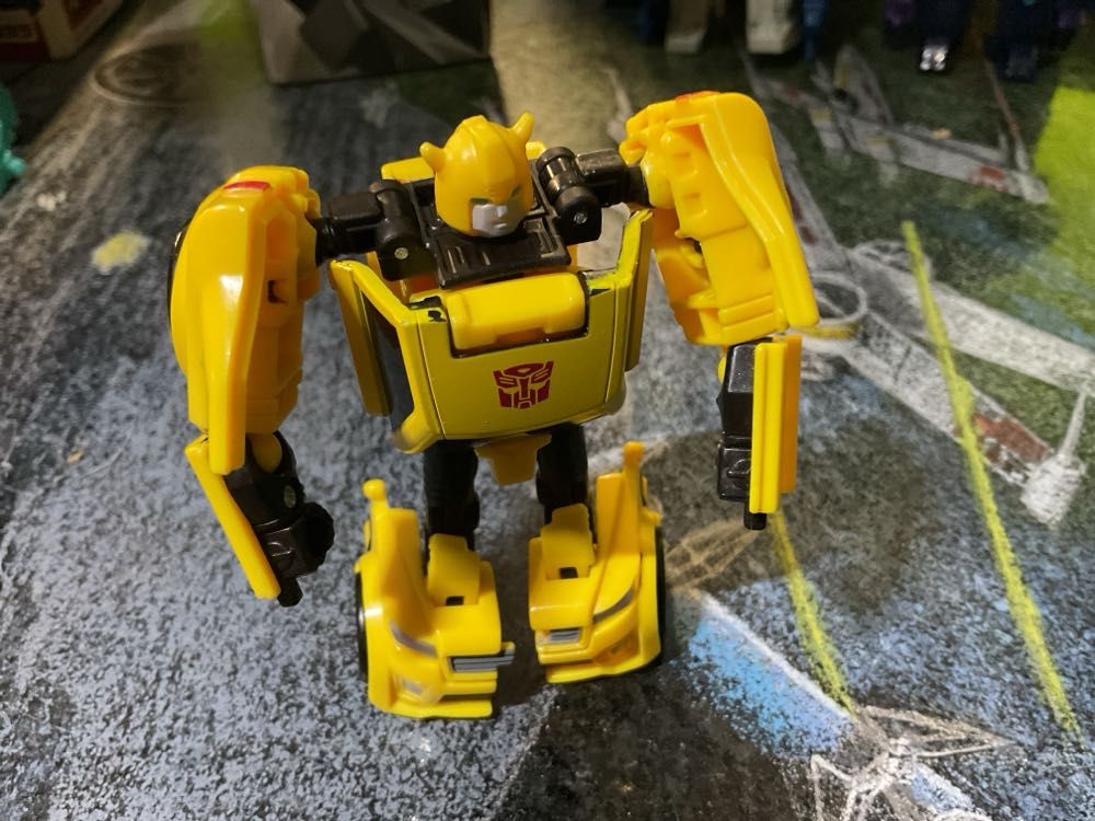 Bumblebee Titans Return - Hasboro (Transformers Cyberverse) action figure collectible [Barcode 5010993335114] - Main Image 4