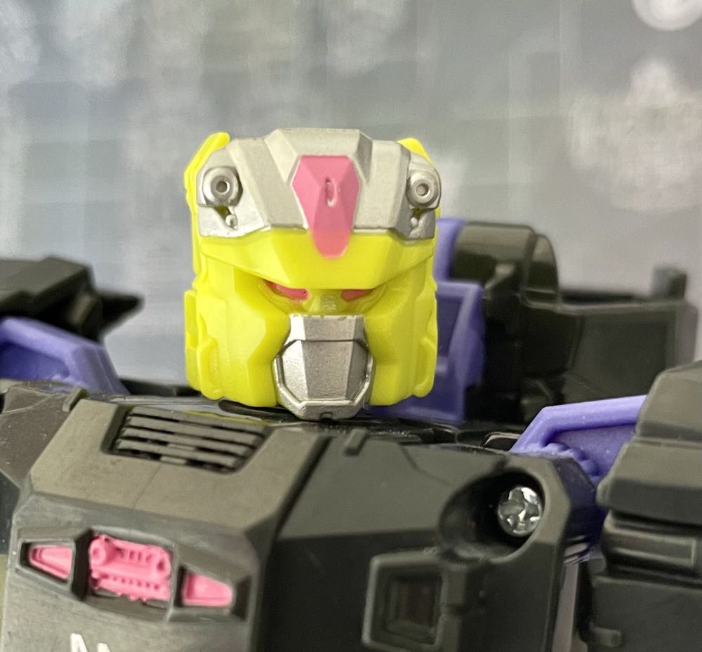 Krok - Hasbro (Transformers Titans Return) action figure collectible [Barcode 5010993355815] - Main Image 2