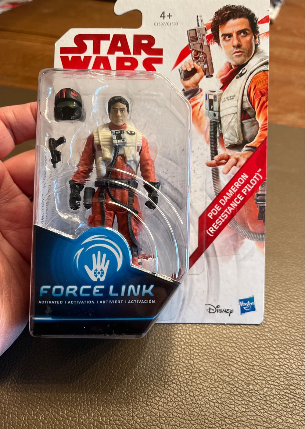 Poe Dameron - Hasbro (Resistance) action figure collectible [Barcode 5010993364411] - Main Image 3