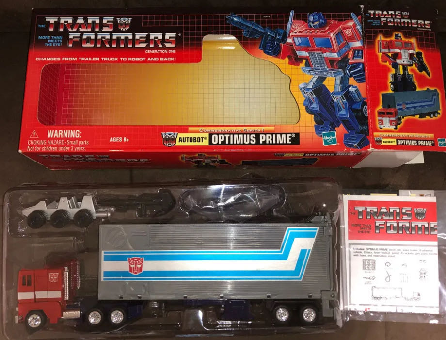 Transformers G1 Reissue Optimus Prime TRU - Hasbro (Transformers G1 Reissues) action figure collectible [Barcode 5010994668433] - Main Image 2