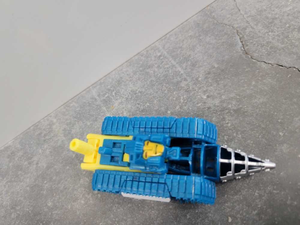 Nightbeat Vehicle Mode  - Hasbro (Titans Return) action figure collectible [Barcode 5010994945626] - Main Image 2