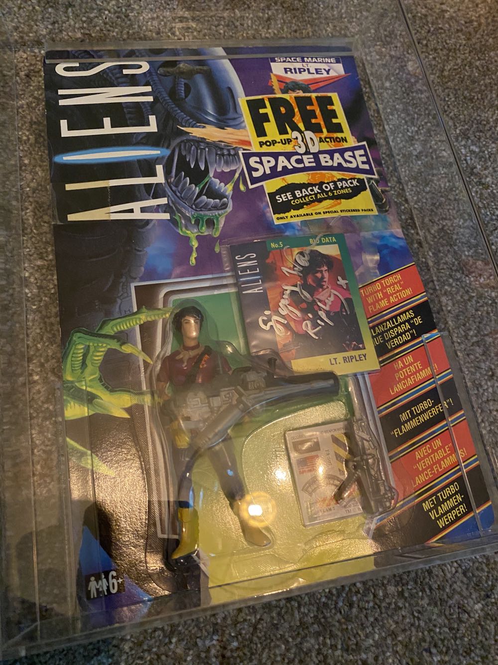 Aliens Space Marine Lieut. Ripley - Kenner action figure collectible [Barcode 5023117073960] - Main Image 3