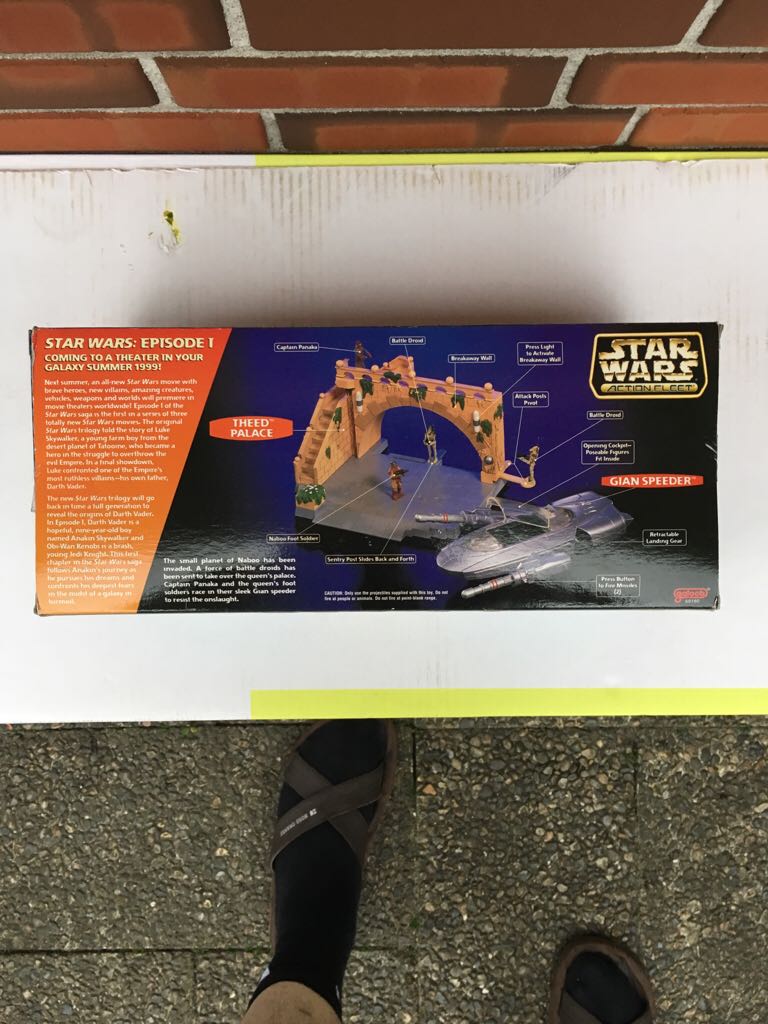 Guan Speeder & Theed Palace - Hasbro/Galoob (Star Wars - Action Fleet) action figure collectible [Barcode 5023117485855] - Main Image 2