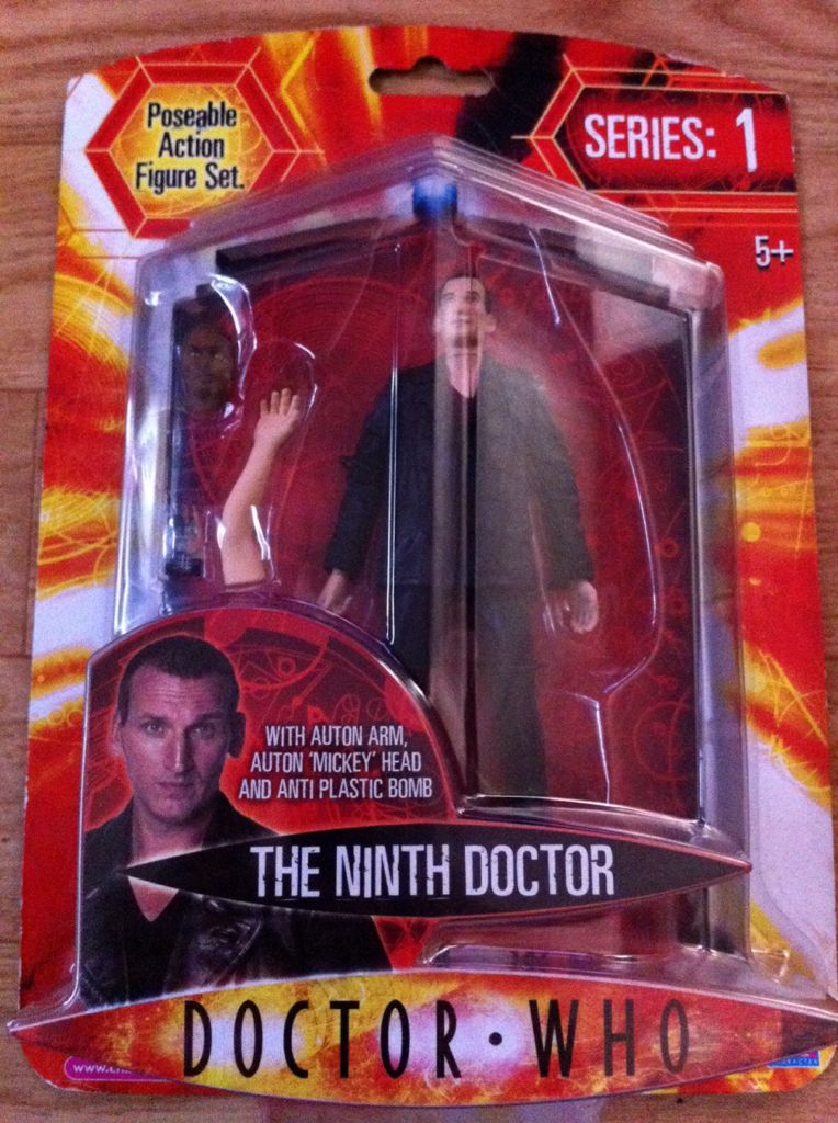 The 9th Doctor (with Auton arm, Auton ’Mickey’ head & anti-plastic bomb) - Character Options (Doctor Who) action figure collectible [Barcode 5029736023737] - Main Image 1