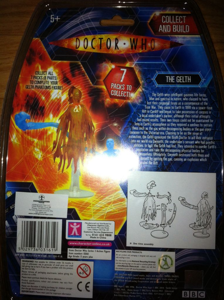 Captain Jack Harkness (with the Doctor’s severed hand in jar) - Character Options (Doctor Who) action figure collectible [Barcode 5029736031619] - Main Image 2