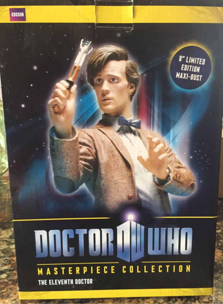 Titan Merchandise Maxi Bust - 11th Doctor Who Mat Smith Blue Bow Tie - Titan Merchandise (Doctor Who) action figure collectible [Barcode 5055374601709] - Main Image 2