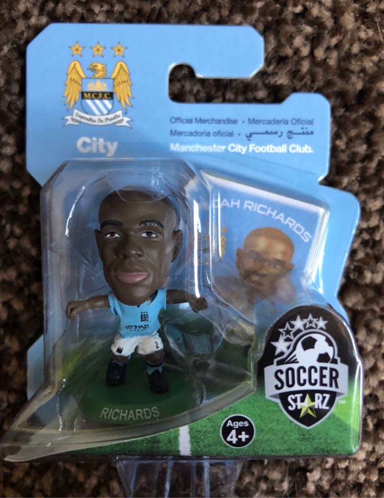 SoccerStarz - Manchester City - Micah Richards - Creative Toys Company action figure collectible [Barcode 5060220221024] - Main Image 2