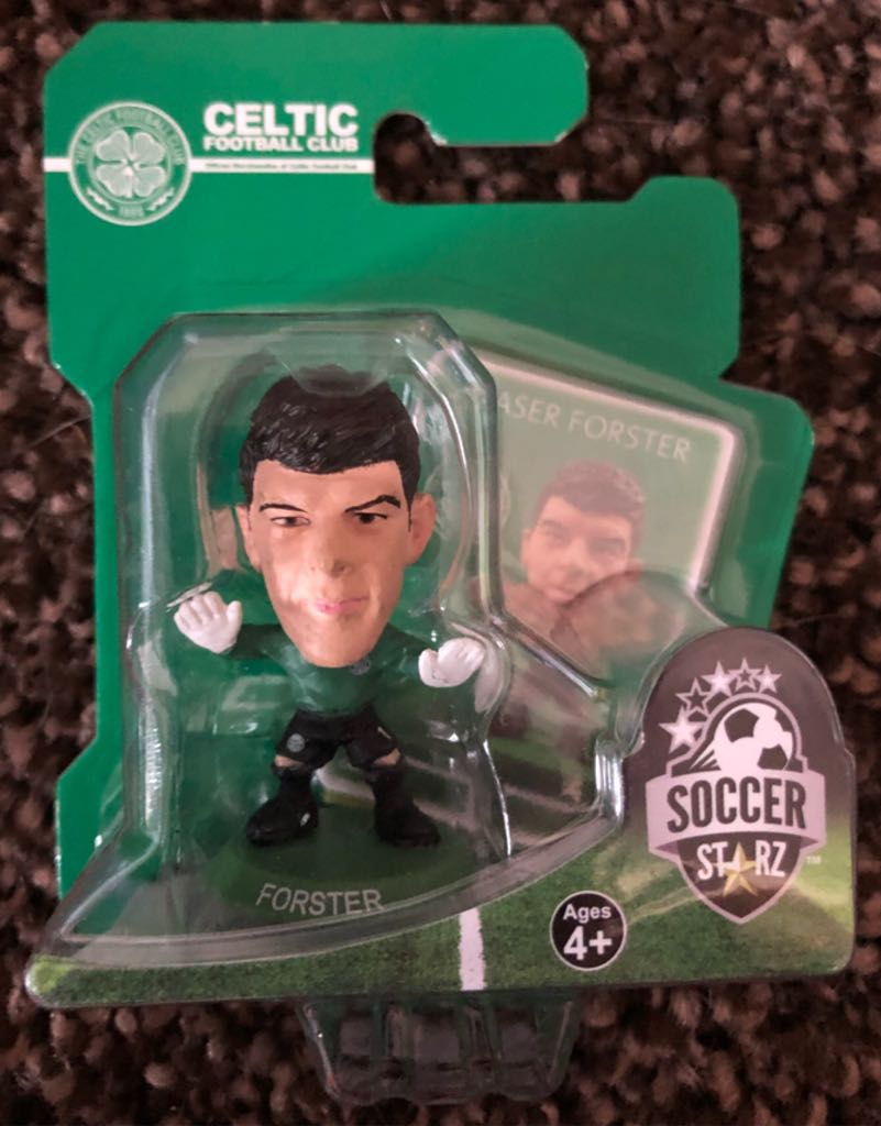 SoccerStarz - Celtic - Fraser Forster - Creative Toys Company action figure collectible [Barcode 5060220221901] - Main Image 2