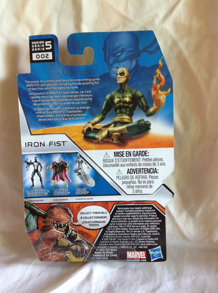 Iron Fist - Hasbro (Marvel Universe) action figure collectible [Barcode 603259043394] - Main Image 2