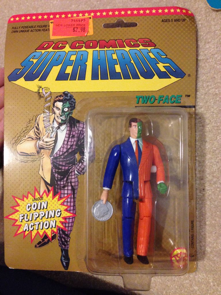 Two-Face - Toy Biz (Dc Comics Super Heroes Collection) action figure collectible [Barcode 6047812044277] - Main Image 2