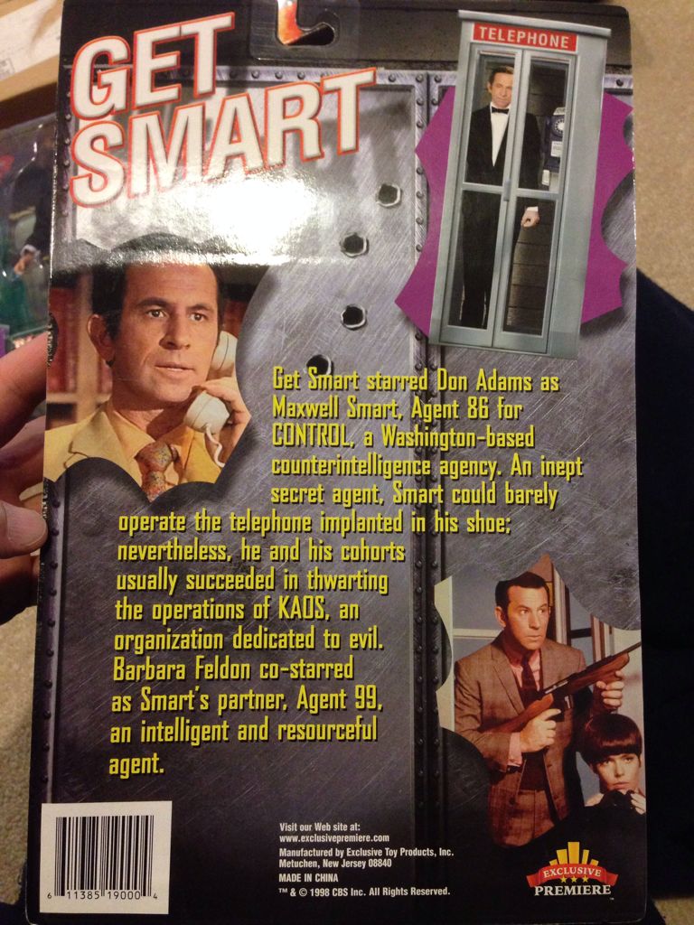 Exclusive Premiere Maxwell Smart Limited Edition Collectors Series  - Exclusive Premiere (Get Smart) action figure collectible [Barcode 611385190004] - Main Image 2