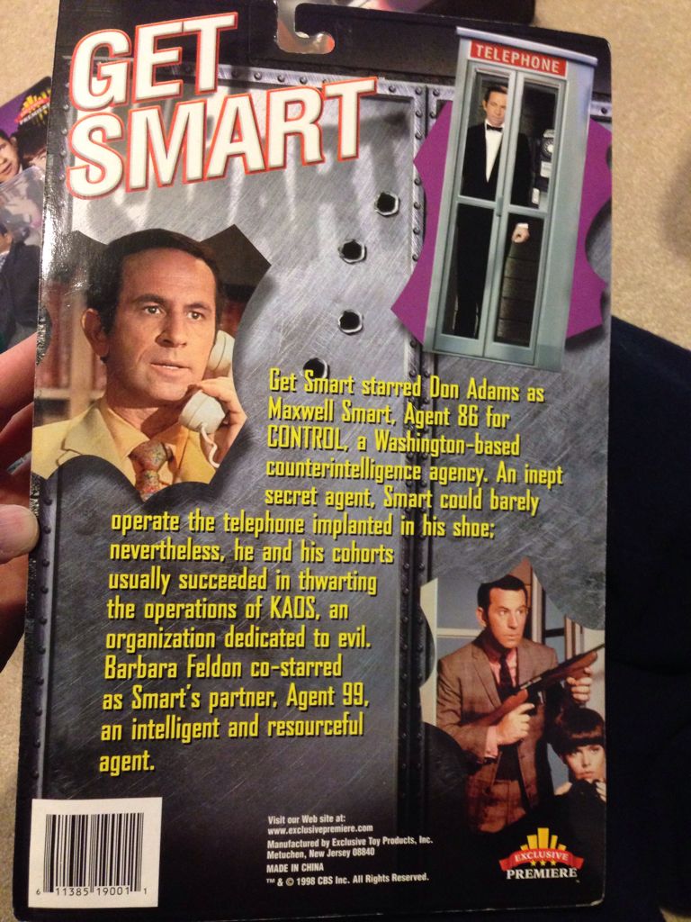 Agent 99 - Exclusive Premiere (Get Smart) action figure collectible [Barcode 611385190011] - Main Image 2