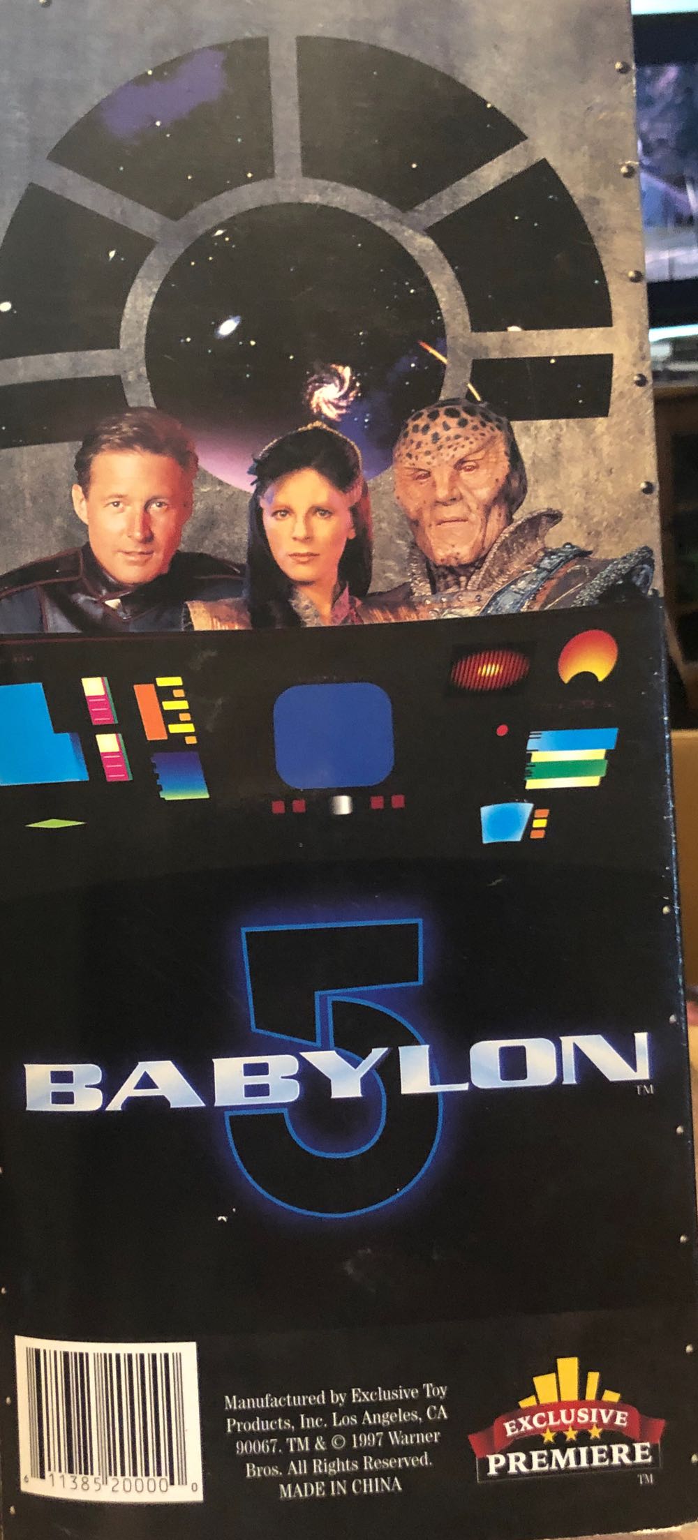 Captain John Sheridan - Exclusive Premiere (Babylon 5) action figure collectible [Barcode 611385200000] - Main Image 3