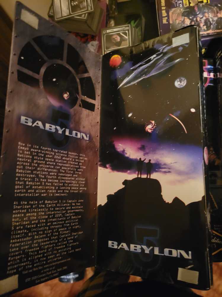 G’Kar - Exclusive Premiere (Babylon 5) action figure collectible [Barcode 611385200024] - Main Image 4