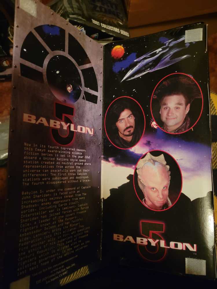 BABYLON 5 Vir - Exclusive Premiere (Babylon 5) action figure collectible [Barcode 611385200048] - Main Image 3