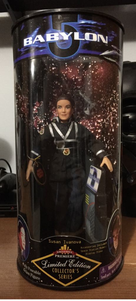 BABYLON 5 Susan Ivanova - Exclusive Premiere (Babylon 5) action figure collectible [Barcode 611385200215] - Main Image 1